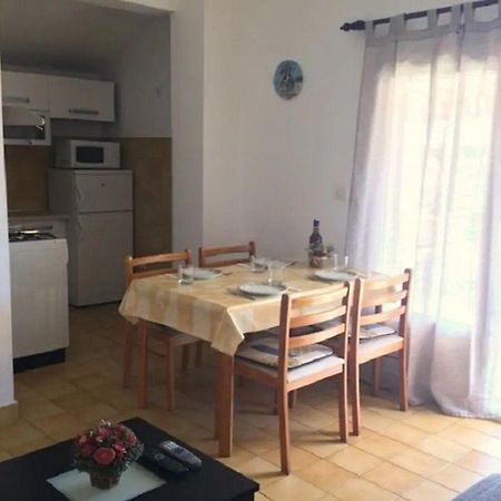 Apartments And Rooms Ognjen - Family Apartments With Free Parking بيتينا المظهر الخارجي الصورة