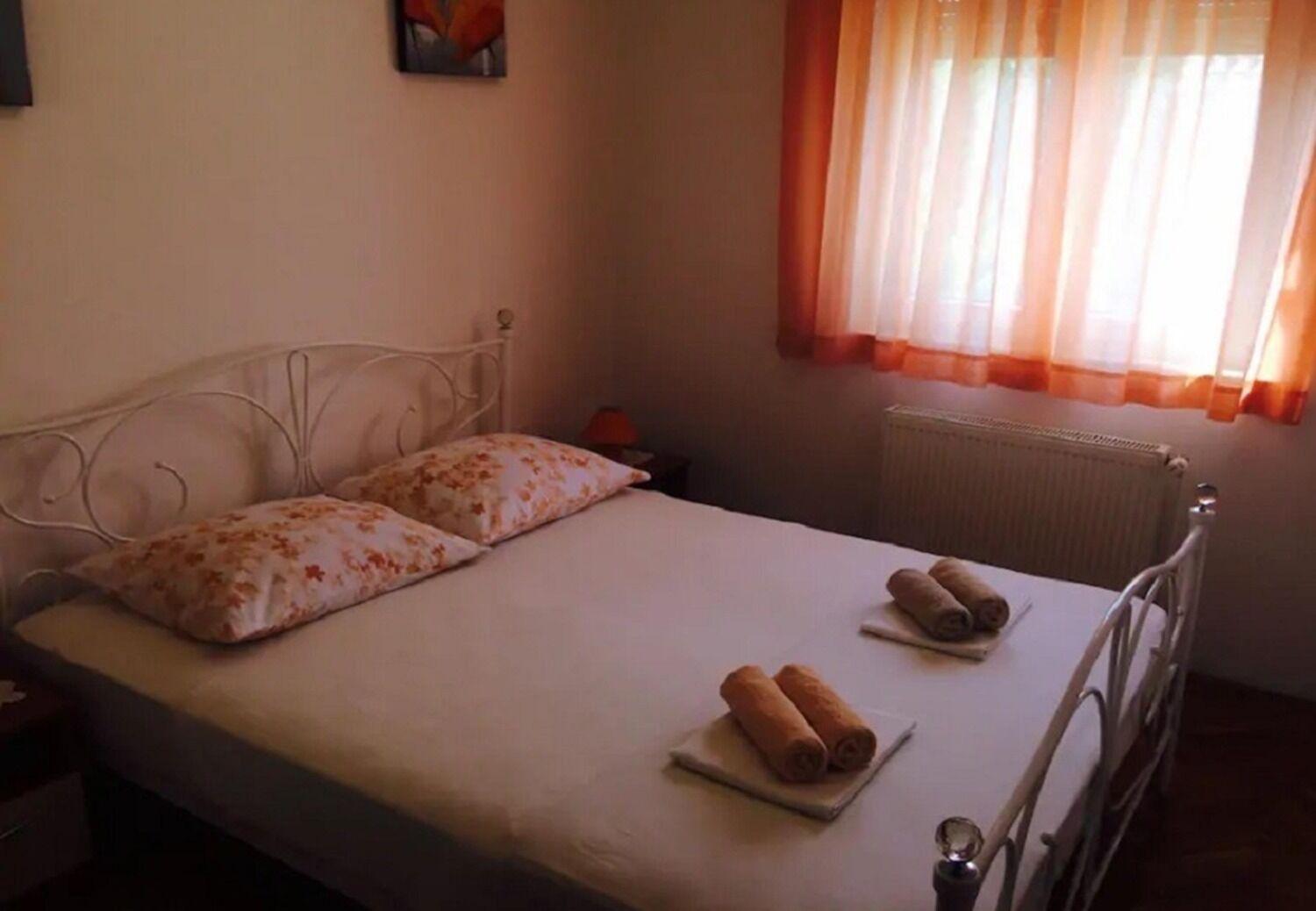 Apartments And Rooms Ognjen - Family Apartments With Free Parking بيتينا المظهر الخارجي الصورة