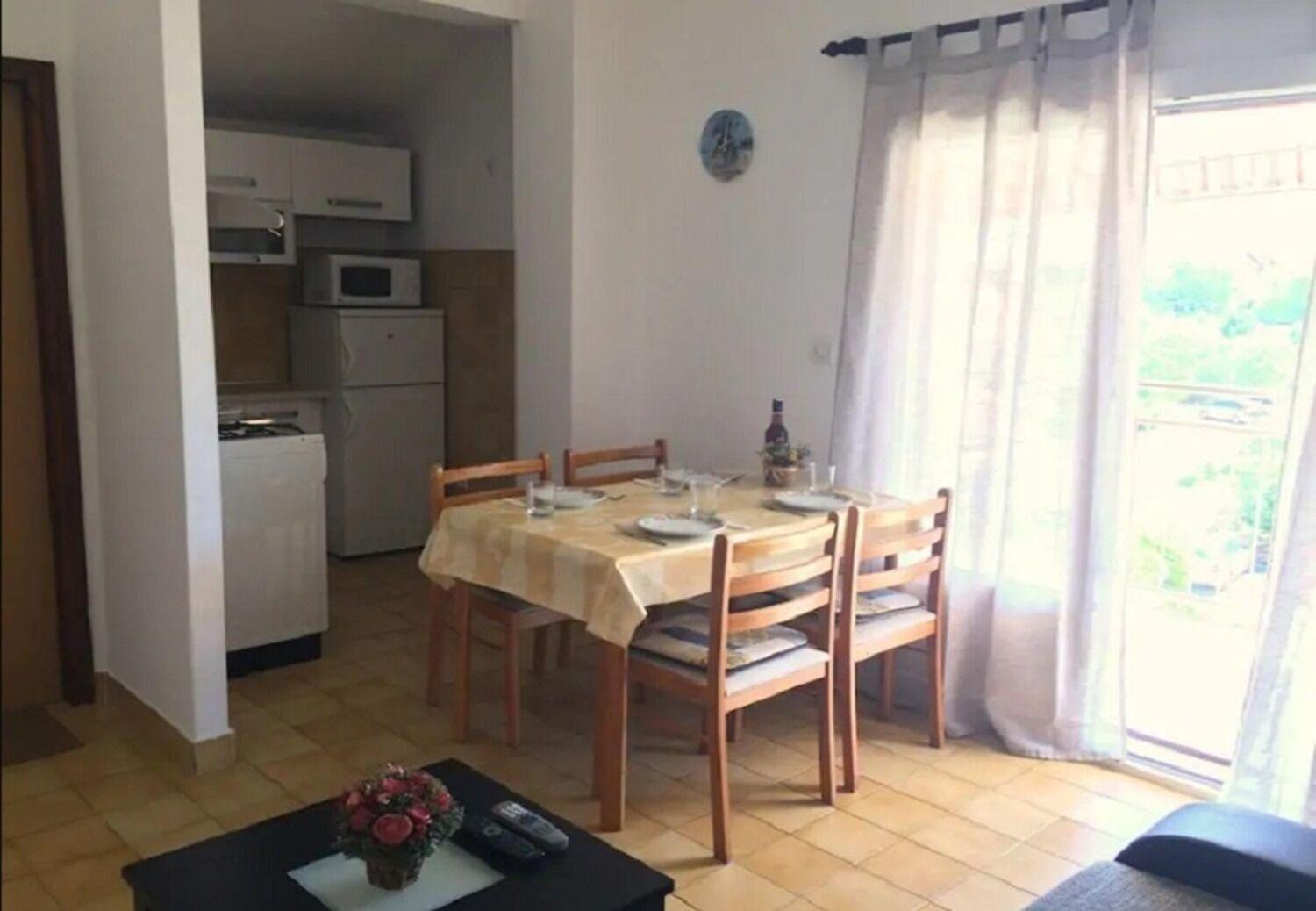 Apartments And Rooms Ognjen - Family Apartments With Free Parking بيتينا المظهر الخارجي الصورة