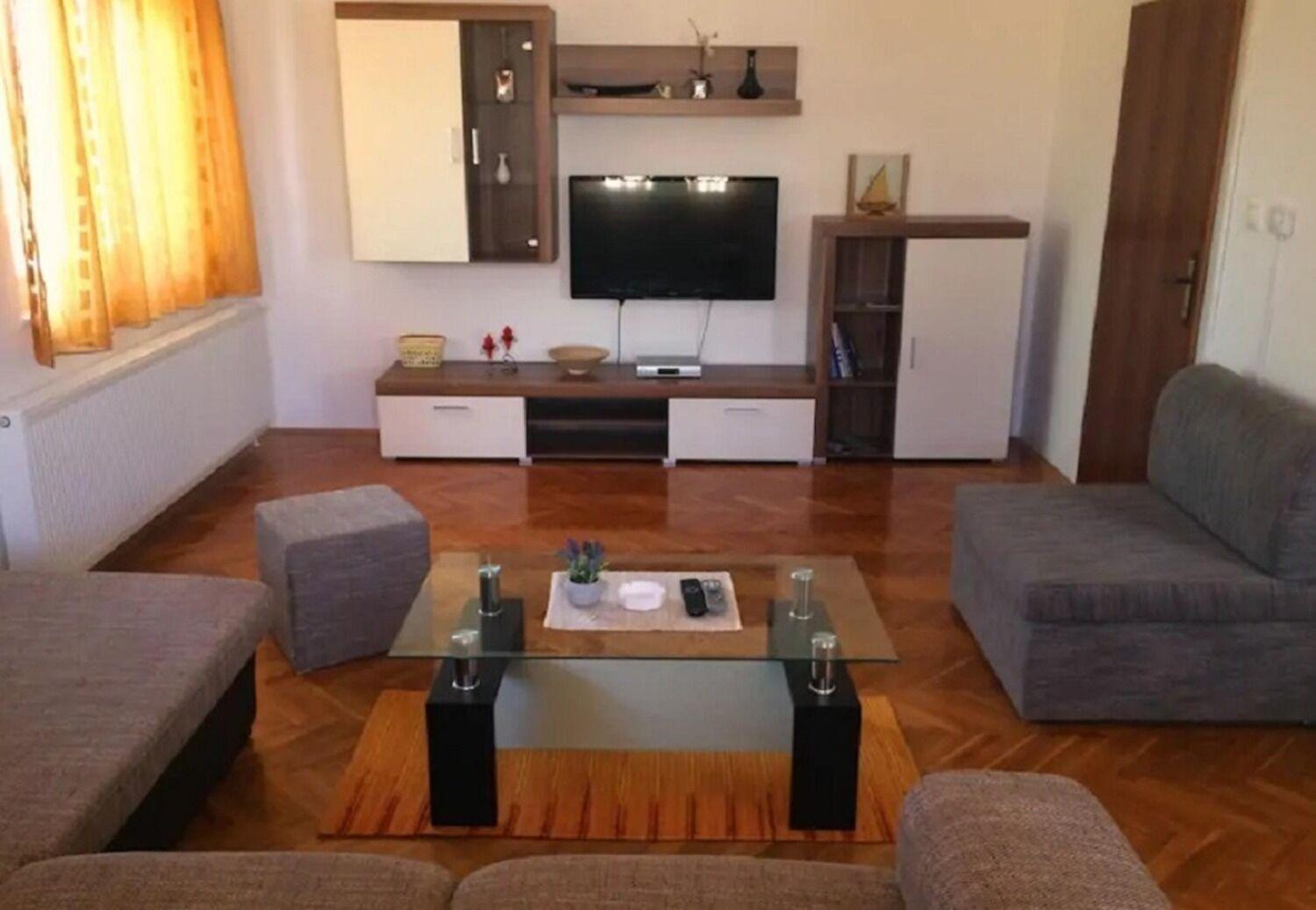 Apartments And Rooms Ognjen - Family Apartments With Free Parking بيتينا المظهر الخارجي الصورة